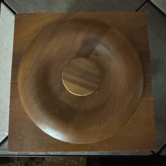 1970s Solid Black Walnut Ice Bucket w/Lid.  Midcentury Barware by Kustom Kraft. - Picture 2 of 10